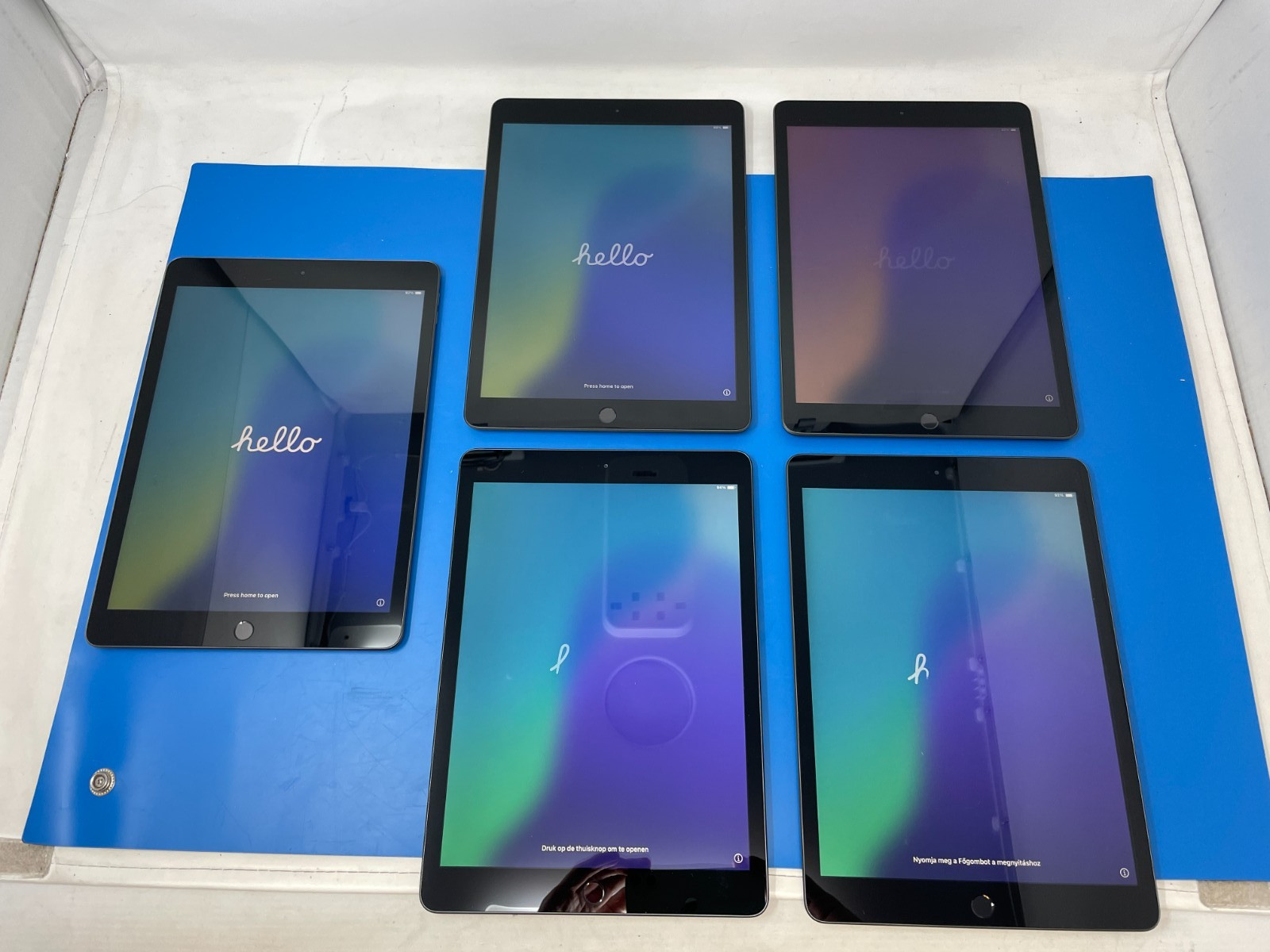 Lot of 5 *Tested* Apple iPad 7th Gen Wi-Fi | 32 GB storage, A2197 MW742LL/A