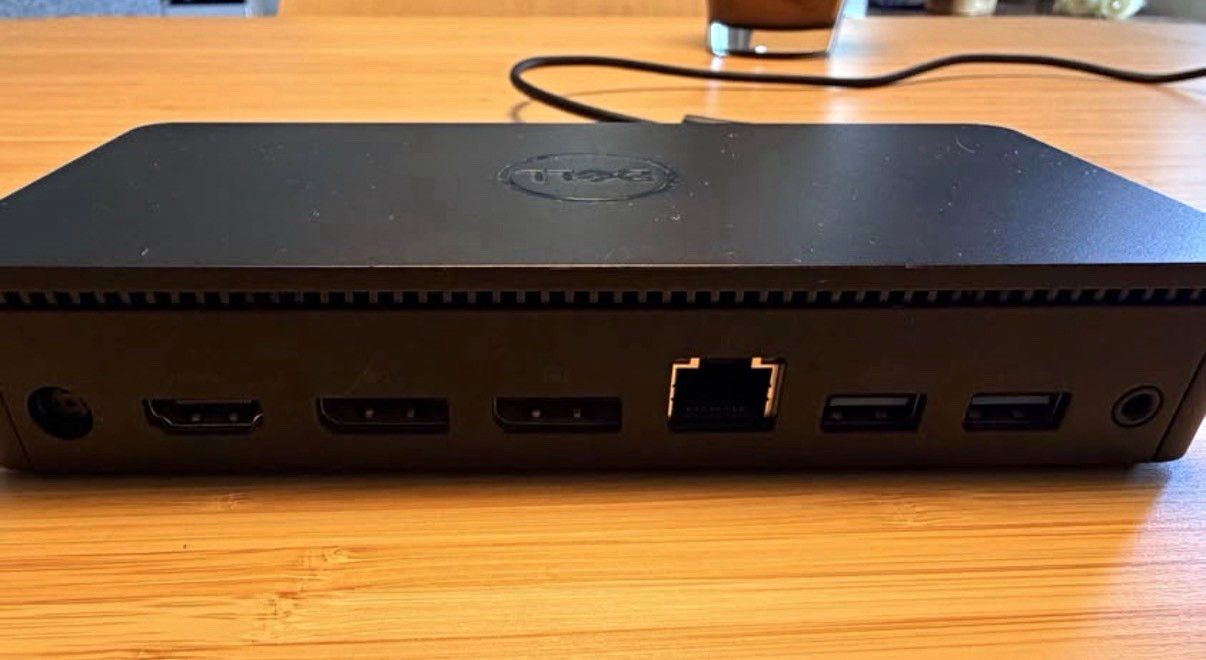 Dell D600 USB-C Docking Station Black HDMI DisplayPort USB 3.0 RJ-45 Ethernet