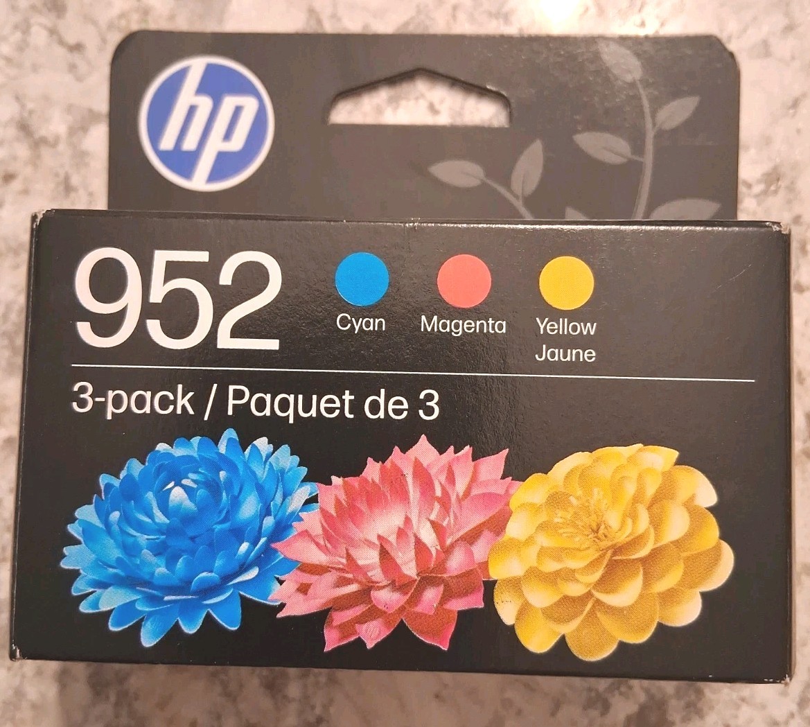 HP 952 3-PACK TRI-COLOR GENUINE INK CARTRIDGE  EXP 2028 BRAND NEW. 