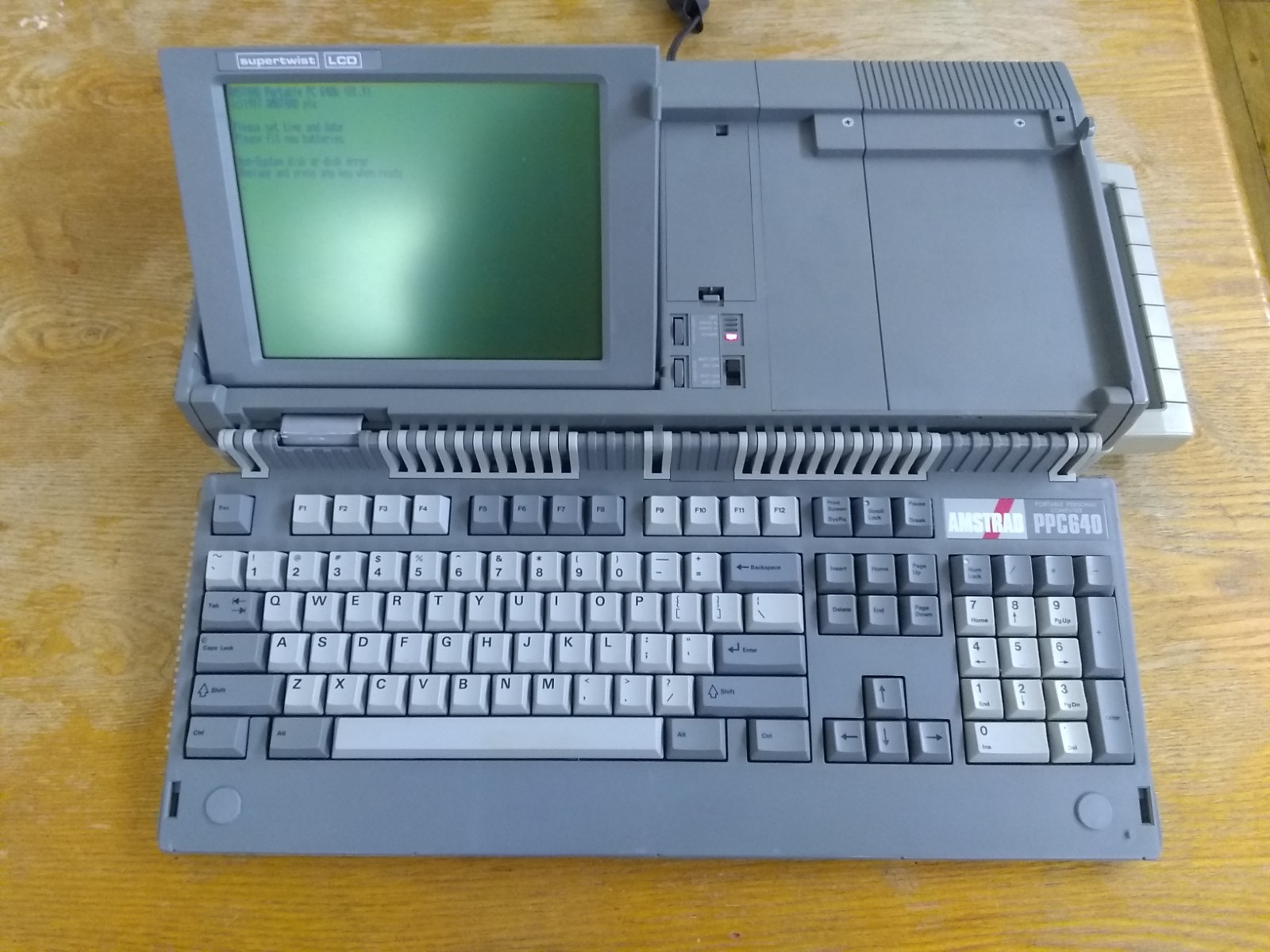Amstrad PPC640 Computer, NEC V30 640kb, IBM PC Clone (Bad Floppy)