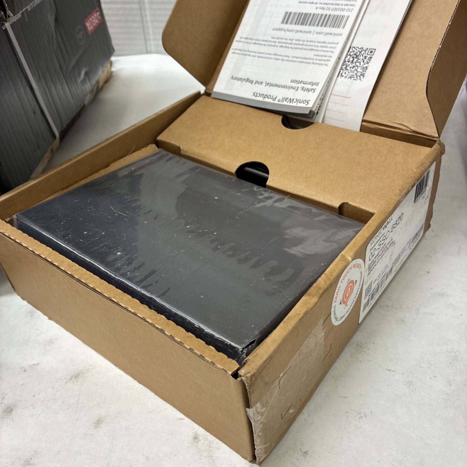 SonicWall Advanced Edition 02-SSC-6820 Brand New