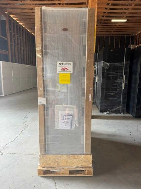 APC AR3357W, Netshelter SX, Server Rack Enclosure, 48U, White, 750 x 1200, NEW