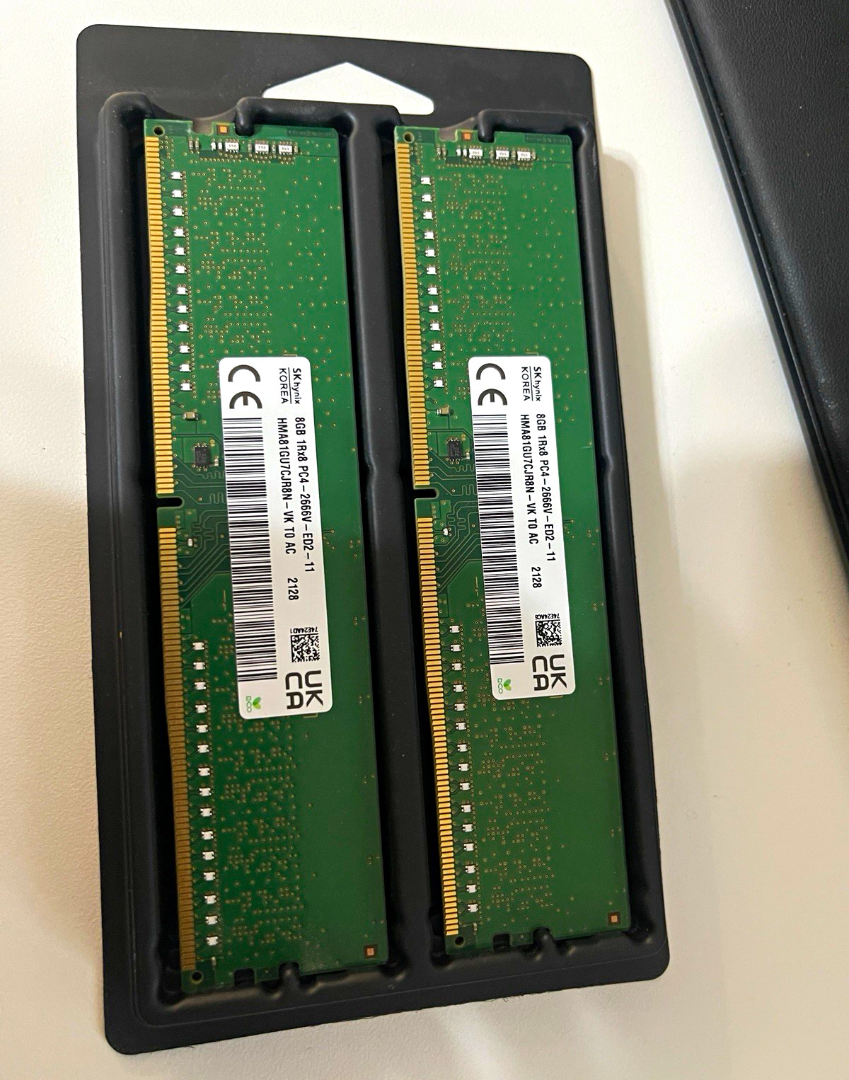SK hynix 16GB (2x8GB) DDR4 PC4-2666V 288-Pin DIMM ECC Reg HMA81GU7CJR8N-VK