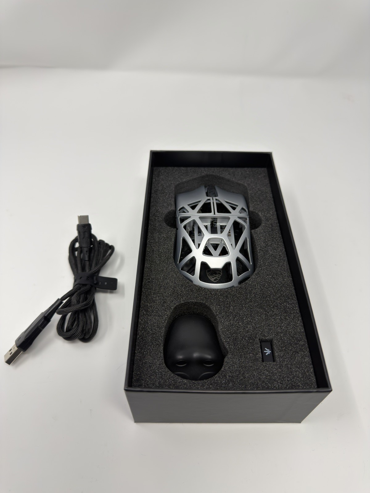 WLMOUSE Beast x Pro Magnesium Gaming Mouse Silver Solid Sides |