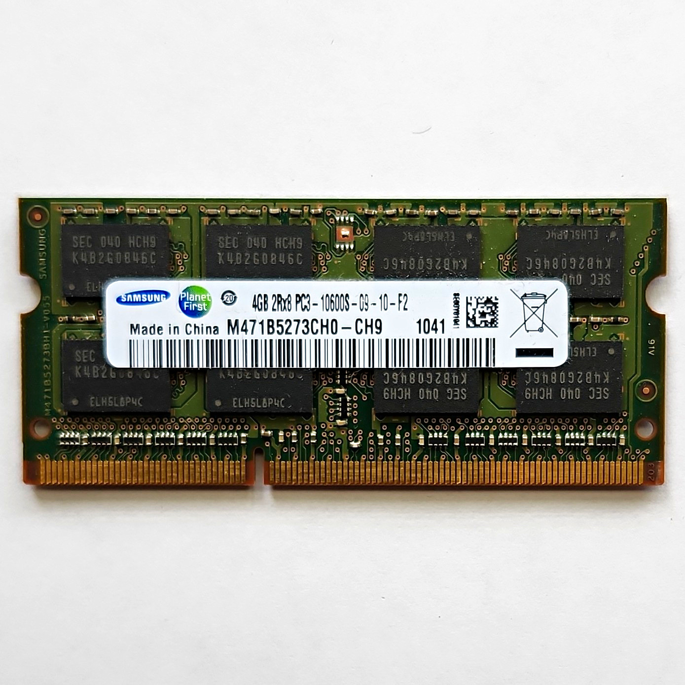 Samsung 4GB DDR3 PC3-10600S 204-Pin SO-DIMM Non-ECC RAM M471B5273CH0-CH9