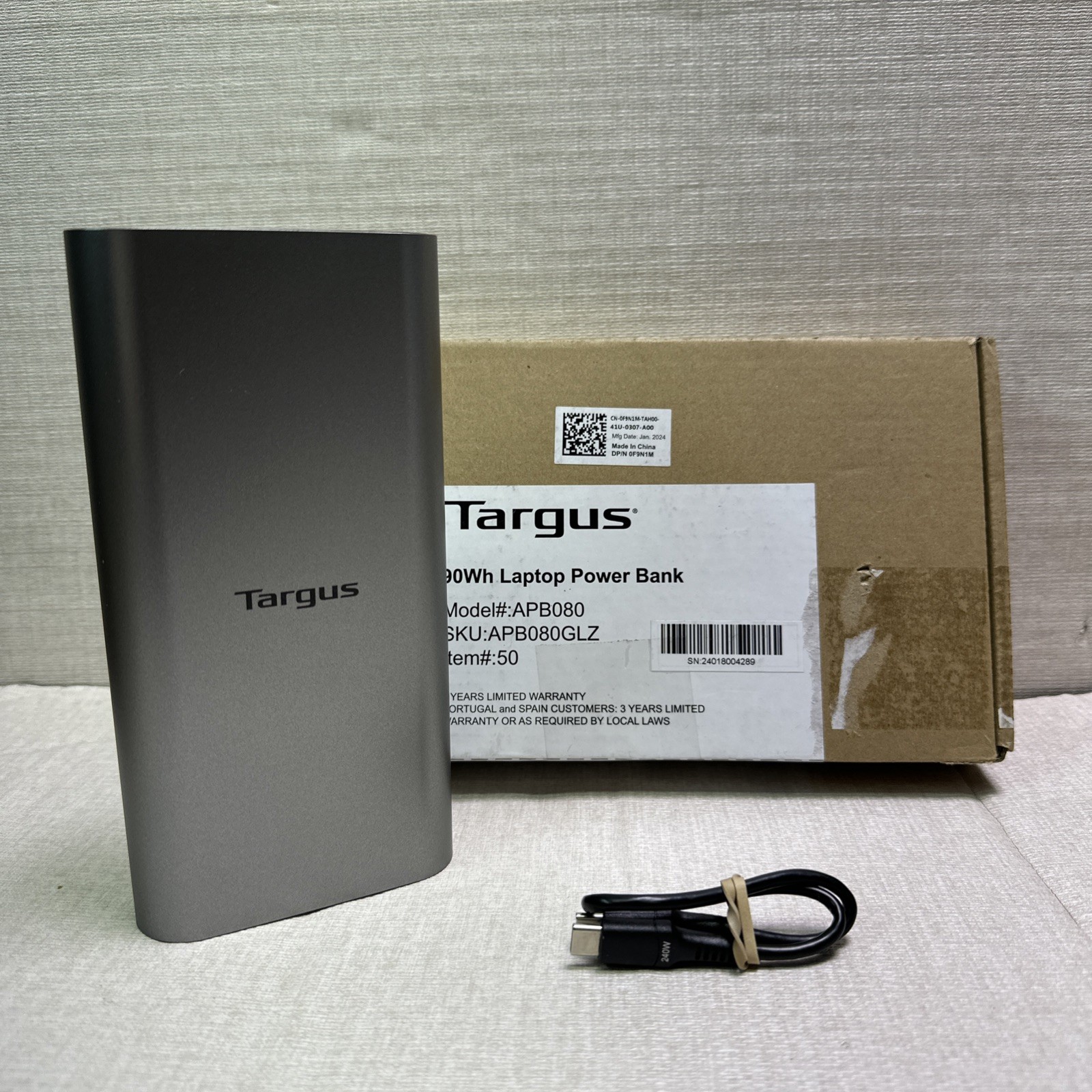 Targus APB080 90Wh Laptop Portable Power Bank / READ