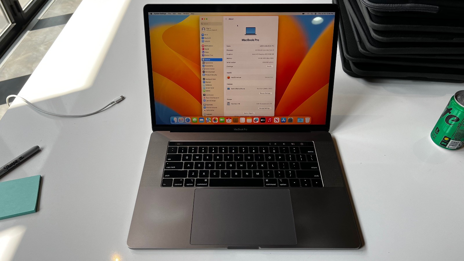 MacBook Pro 15" 2018 2.9GHz i9 32GB RAM 2TB SSD Radeon Pro Vega 20 READ DESC