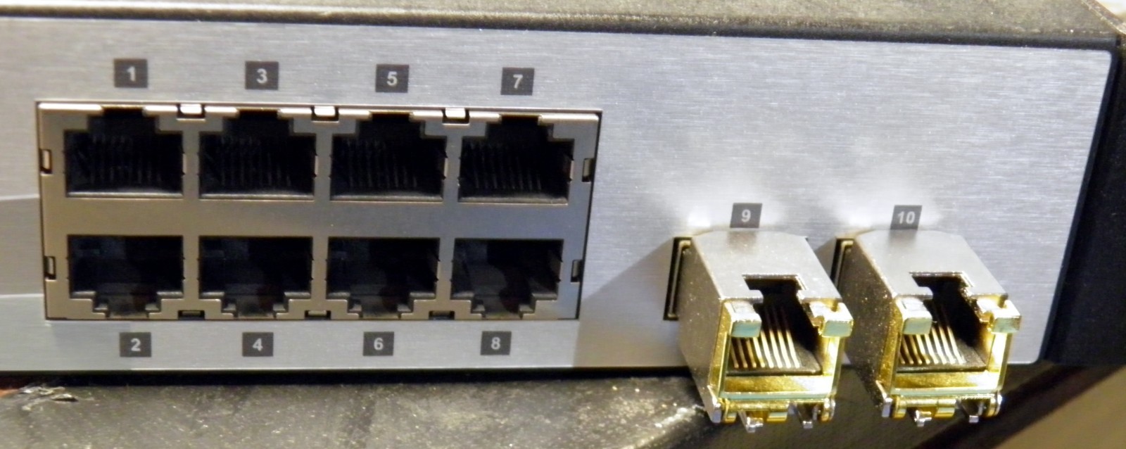 D-Link DGS-1210-10P / 10 Port Gigabit PoE / Web Smart Managed Switch / Rack Ears