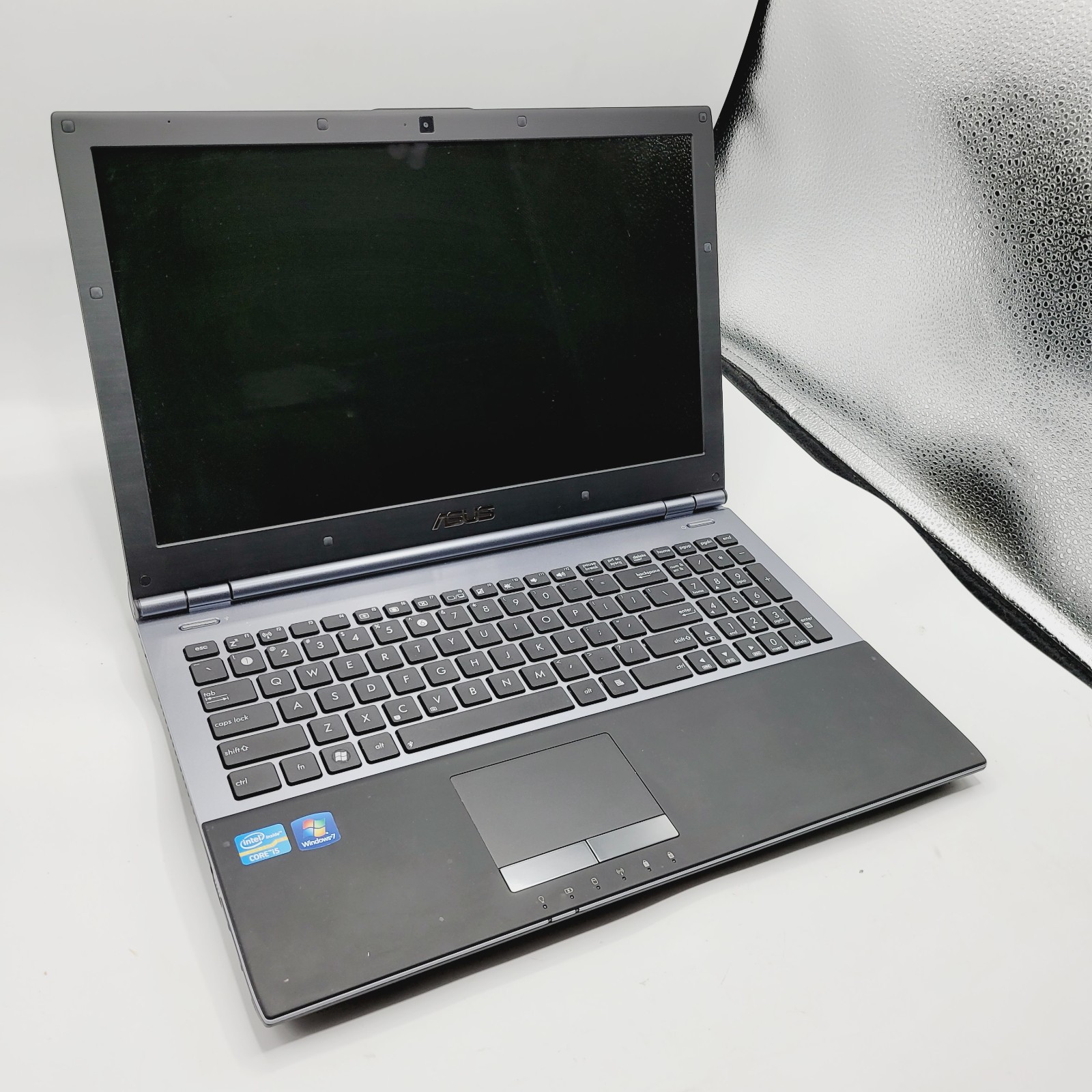 ASUS Notebook U56E - 1AXX Core i5 - 2th Gen No RAM No HDD 16" - FOR PARTS