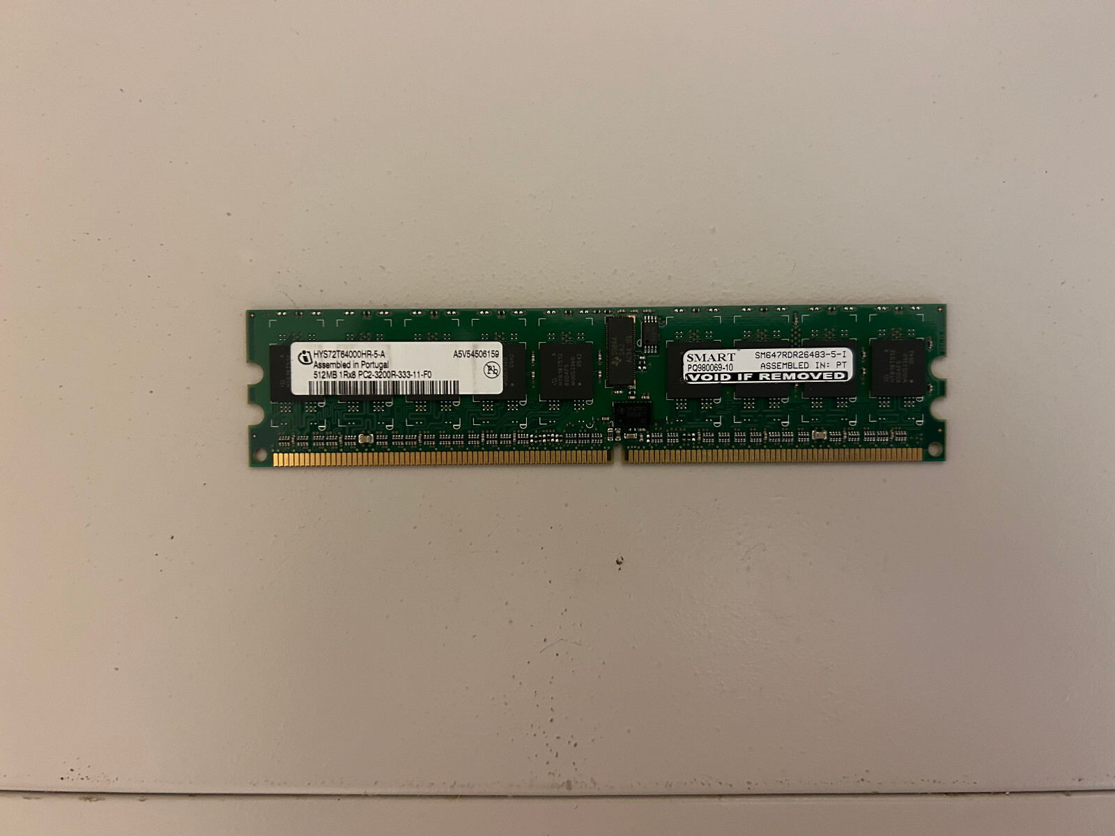 Infineon HYS72T64000HR-5-A 512MB 1Rx8 PC2-3200R-333-11-F0