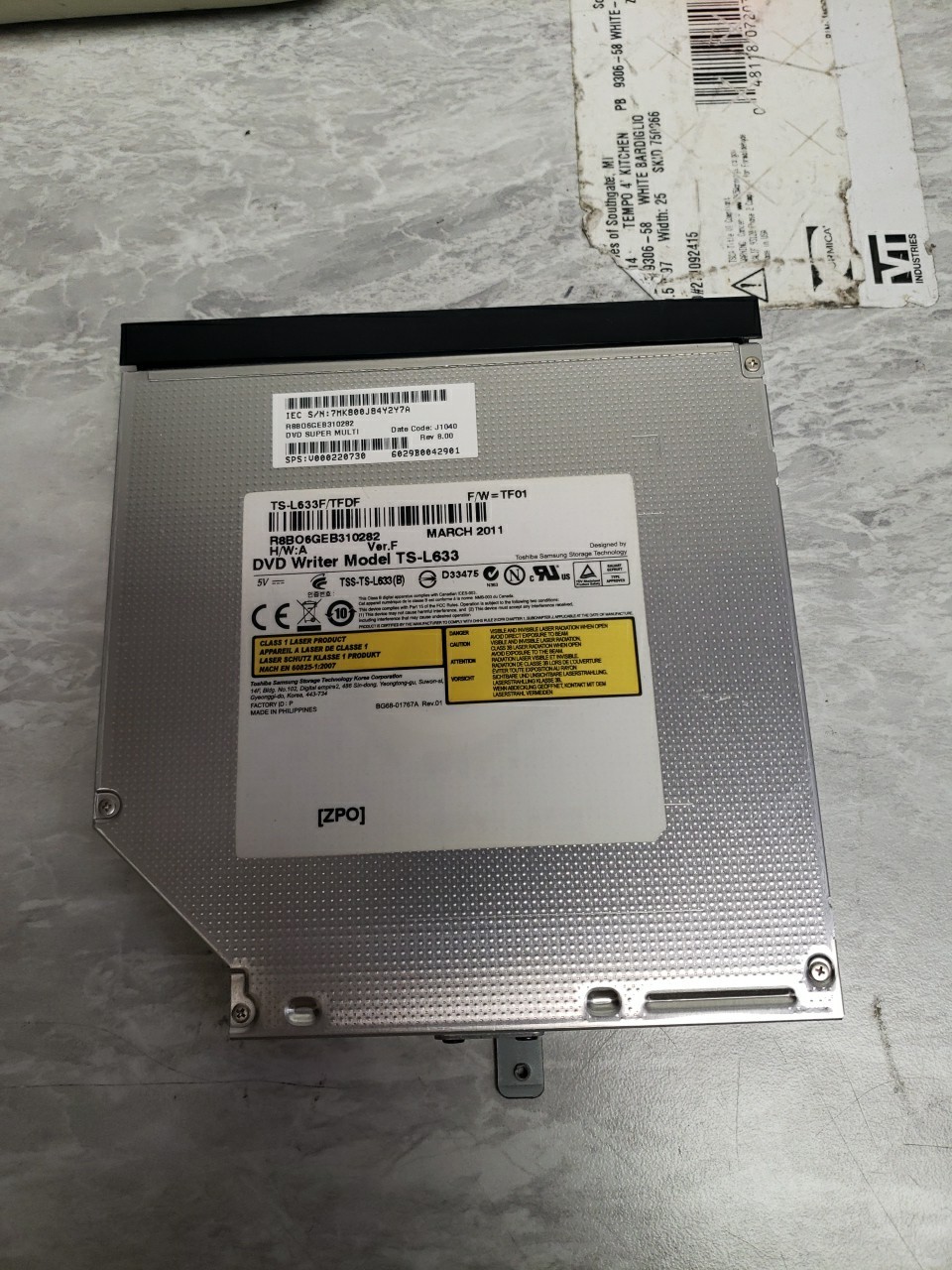 Genuine Toshiba C655 C655D DVD +/-RW Drive with Bezel V000220730 