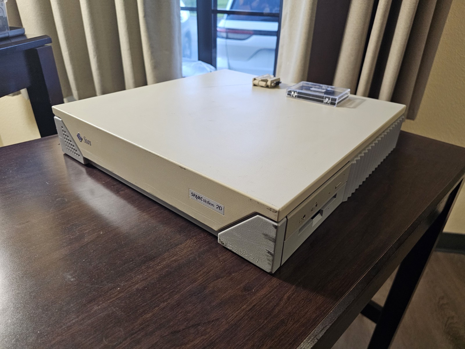 SUN SparcStation 20 2x180Mhz 384mbRAM 4.2gbHDD 8mbVSIMM TurboGX SunPC CD Floppy