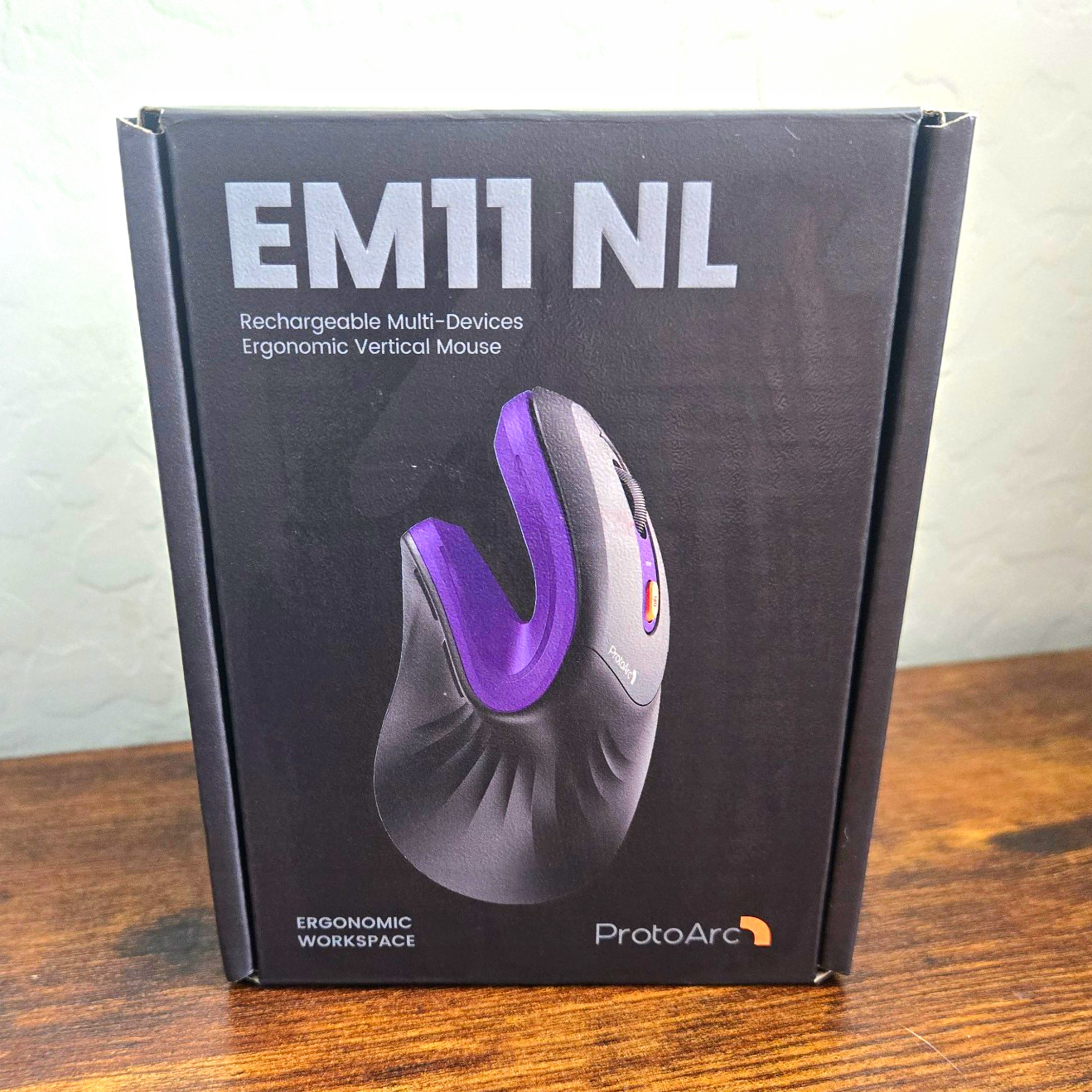 ProtoArc EM11 NL Ergonomic Vertical Mouse 2.4G Wireless+BT Rechargeable 2400DPI