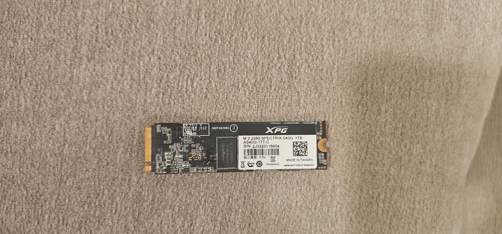 XPG S40G 1TB RGB 3D NAND PCIe Gen3x4 NVMe 1.3 M.2 2280 Internal SSD (AS40G-1TT-C