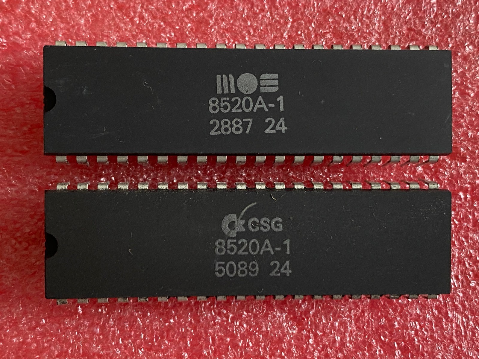 8520 A-1/8520PD CSG ODD EVEN (x2) from an AMIGA 500 rev.5 #28/87 & 50/89
