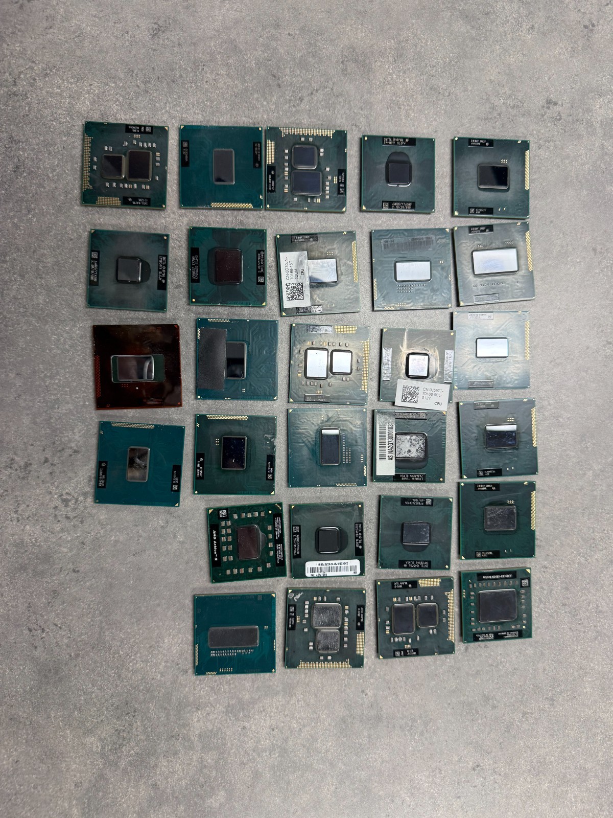 Lot of 28 Laptop CPUs