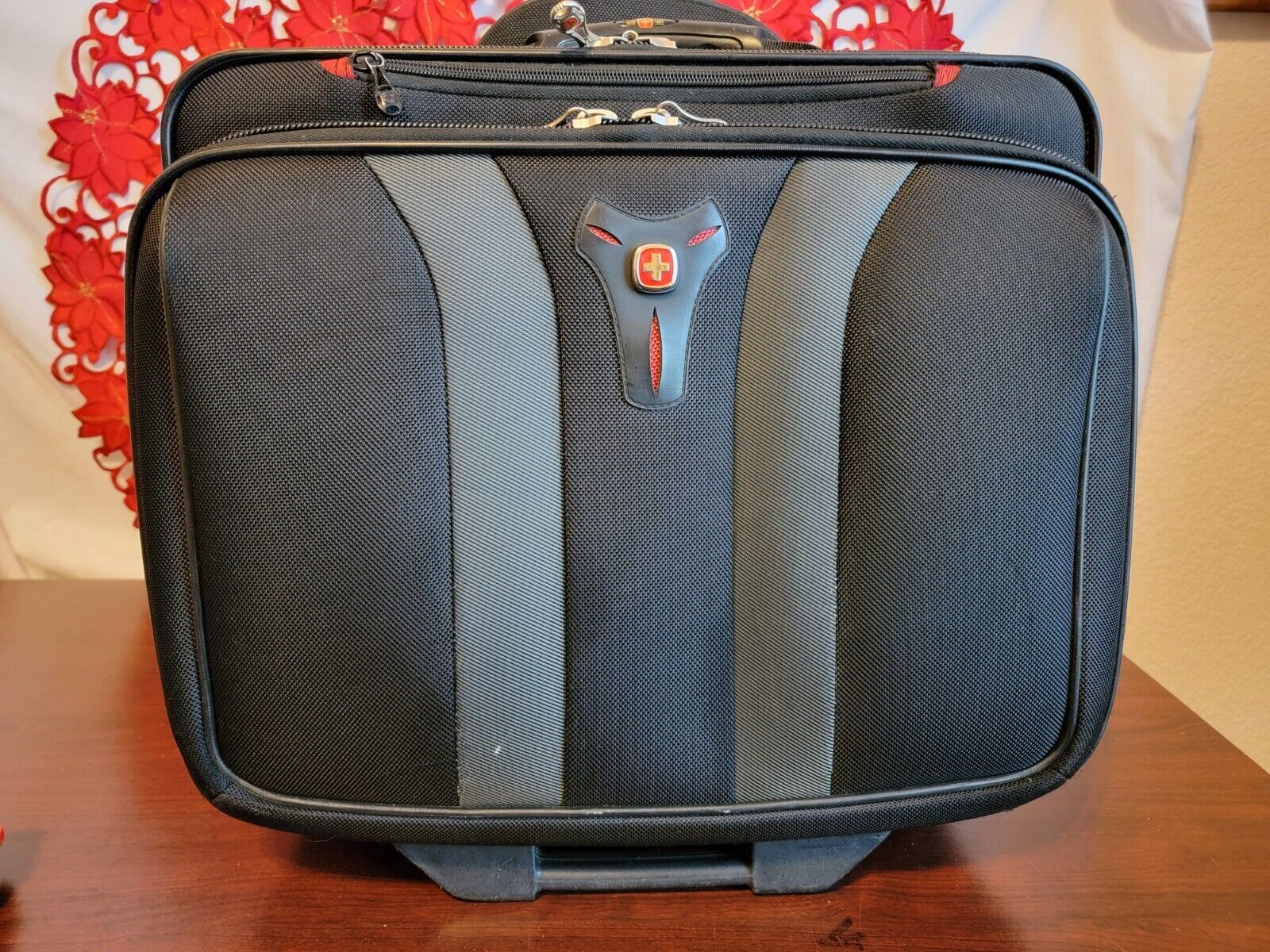 Wenger Swiss Wheeled Business Gear Computer Case & Overnight Bag All-In-One 
