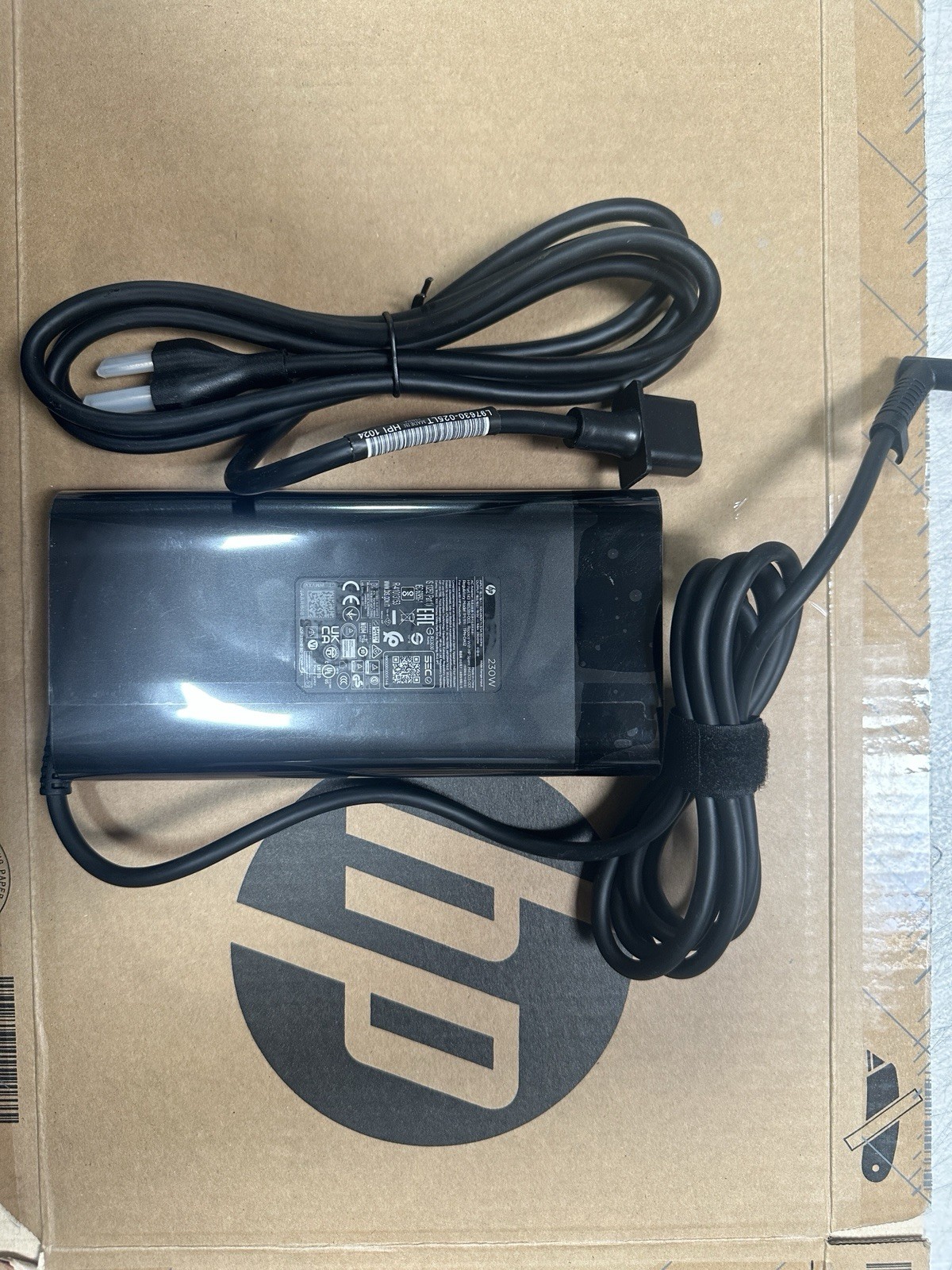 New Geniune 230W AC Charger For HP M85389-003 M41303-001 N22367-001 (Grey Tip)