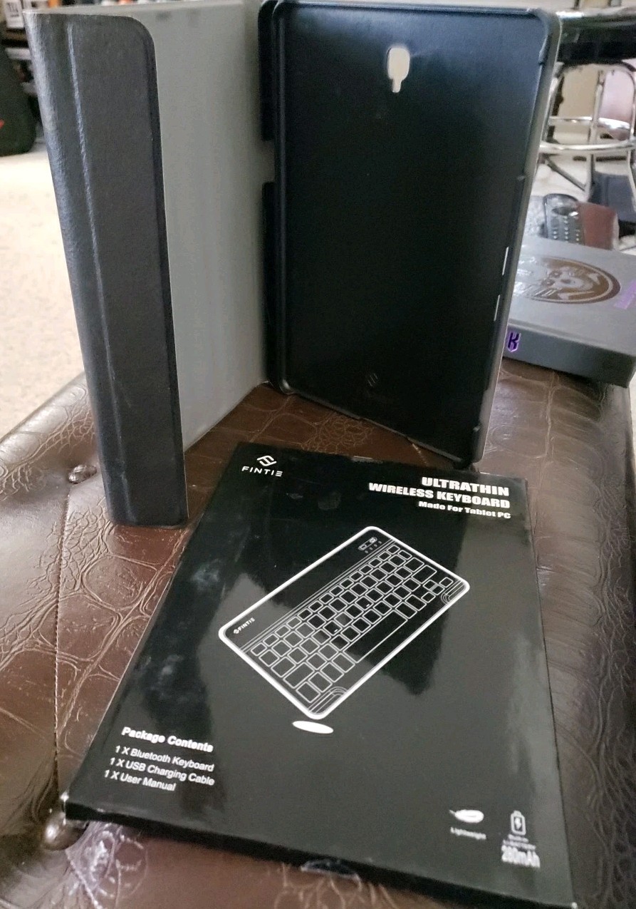 FINTIE 10" Ultrathin Wireless  Keyboard For Android Tablet EB00042-A  With Case.