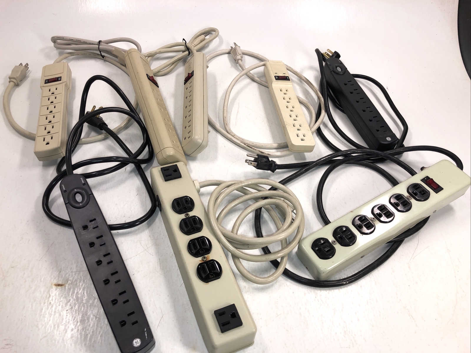 Lot of 8 Power Strips 6-outlet Varied Cord Length Mixed Brands See Photos
