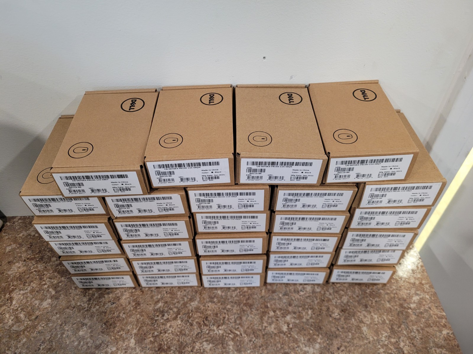 Lot of 29 NEW Dell MS116-BK USB Wired Optical Mouse Black Scroll Wheel MS116