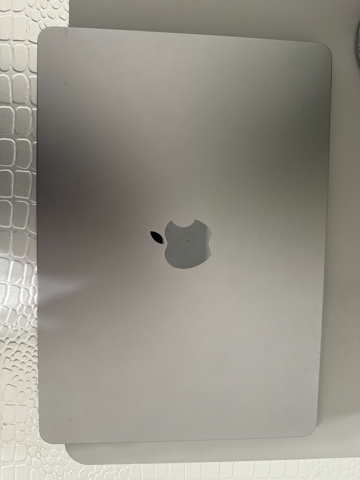 2022 MACBOOK AIR M2 APPLE - KEYBOARD AND TRACKPAD WORK SOMETIMES