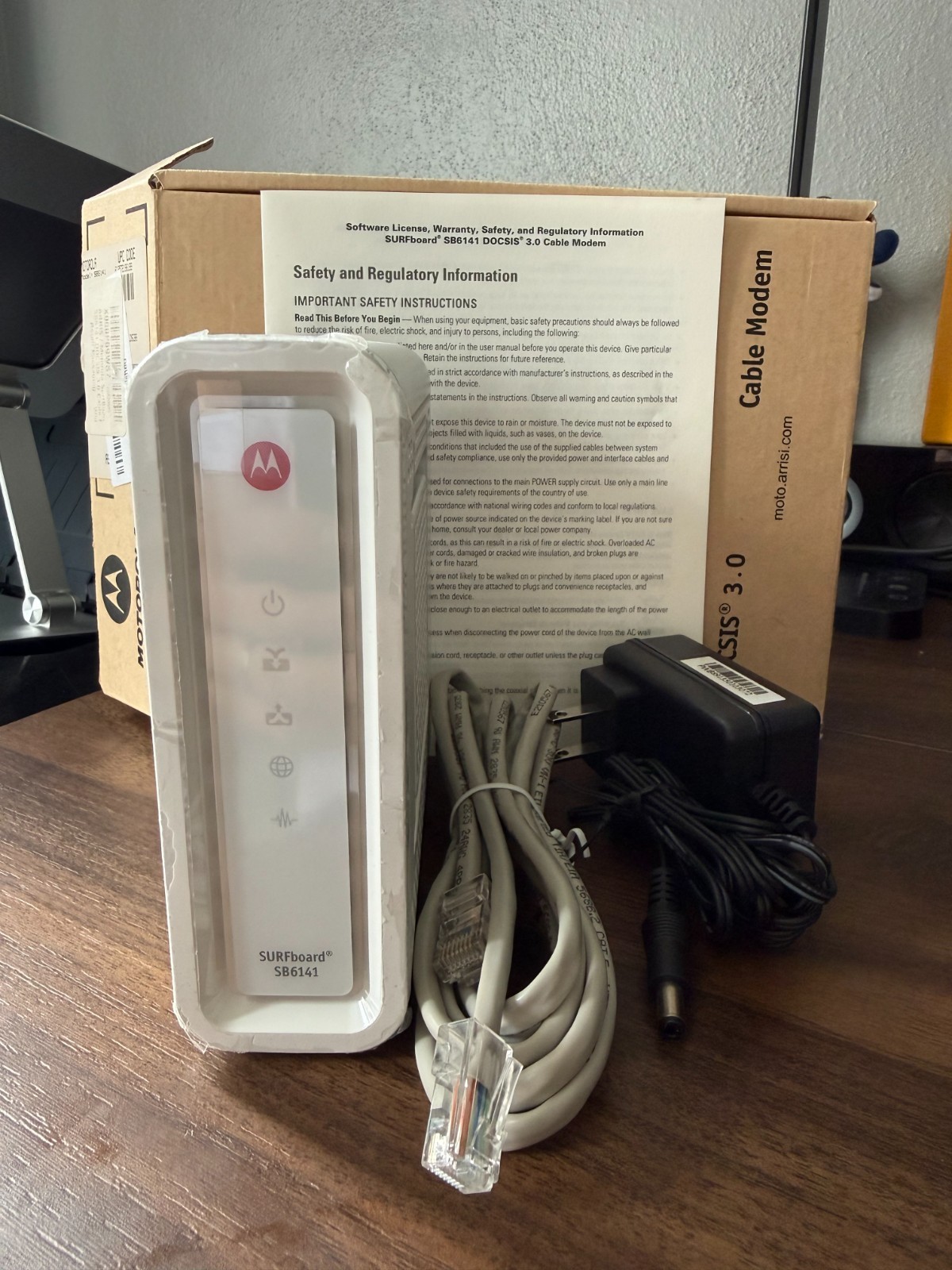 ARRIS/Motorola SURFboard SB6141 Docsis 3.0 Cable Modem - Refurbished Never Used