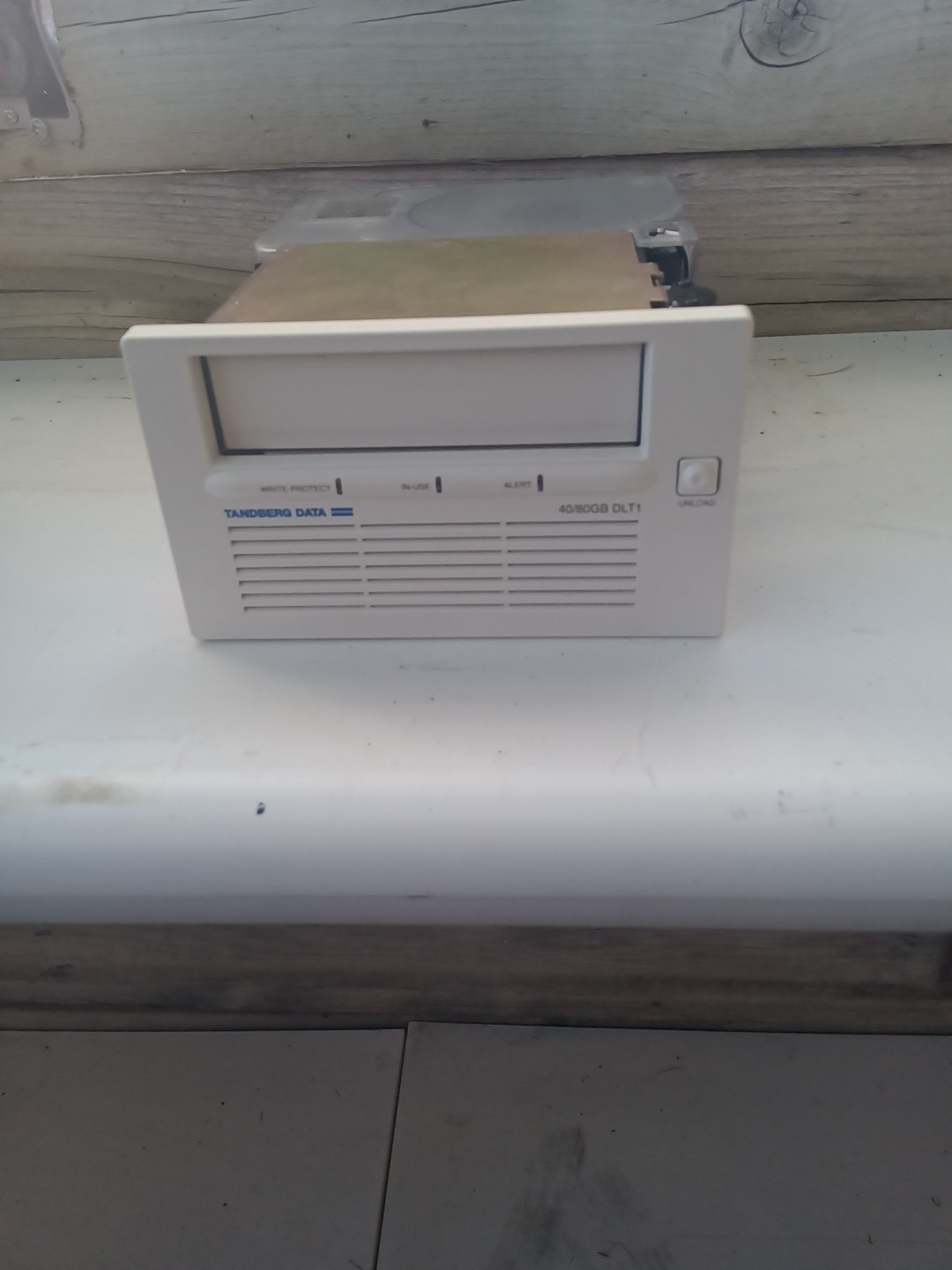 Vintage TANDBERG DATA DLT 1, 40/80 GB data tape player/driver 