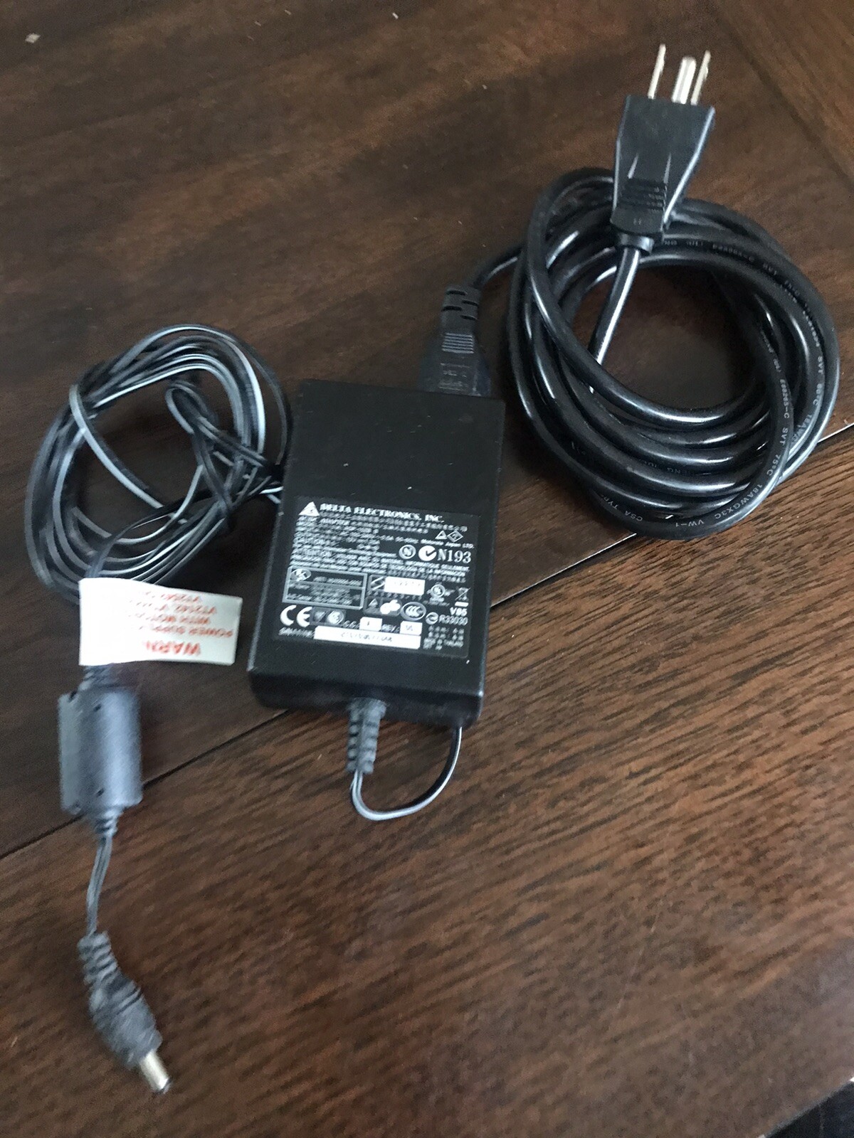 DELTA ELECTRONICS INC AC/DC ADAPTER MODEL:ADP-15ZB B