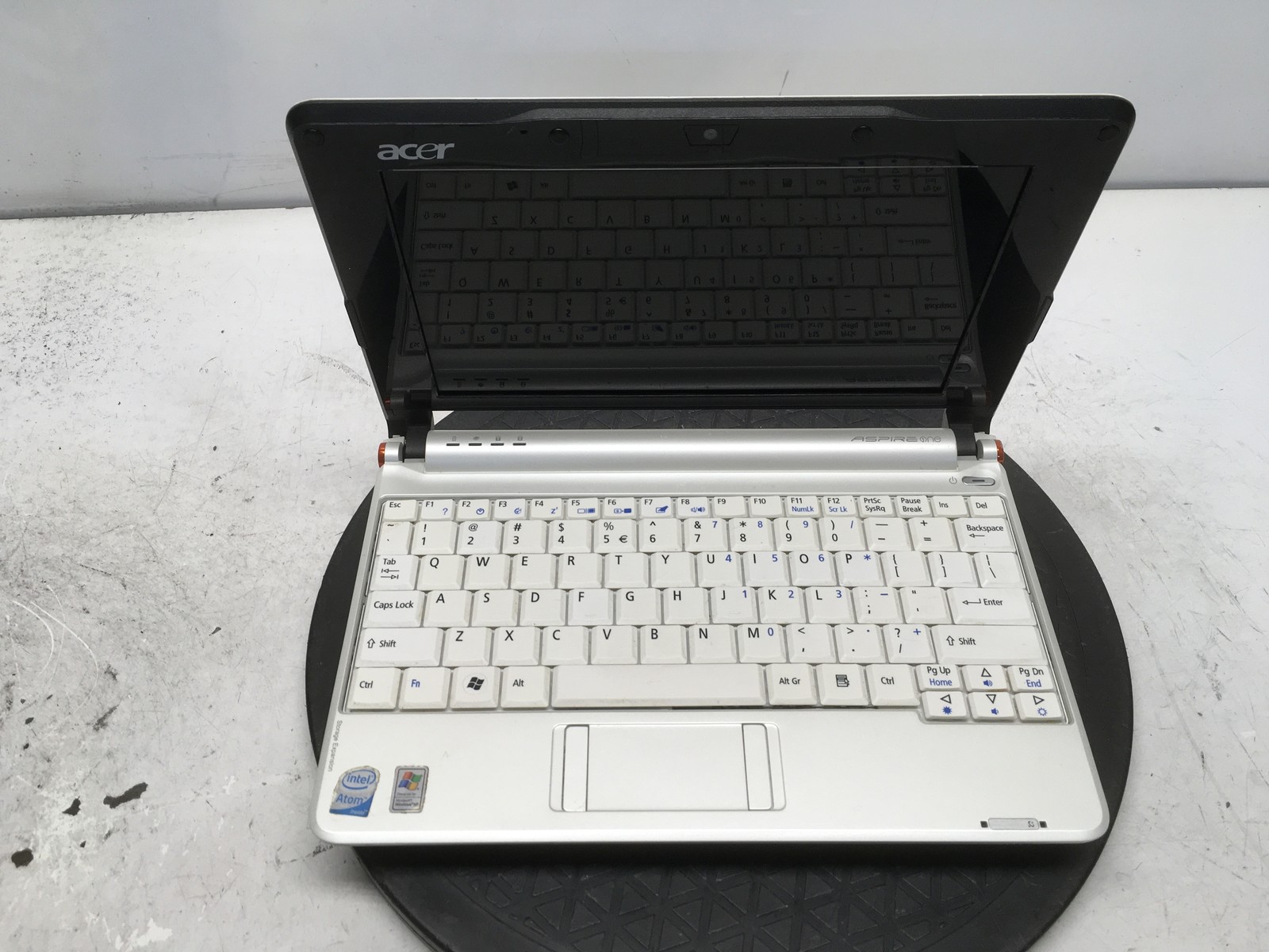 Acer Aspire One ZG5 Intel Atom N270 1.6GHz 1 GB NO HDD No Batt
