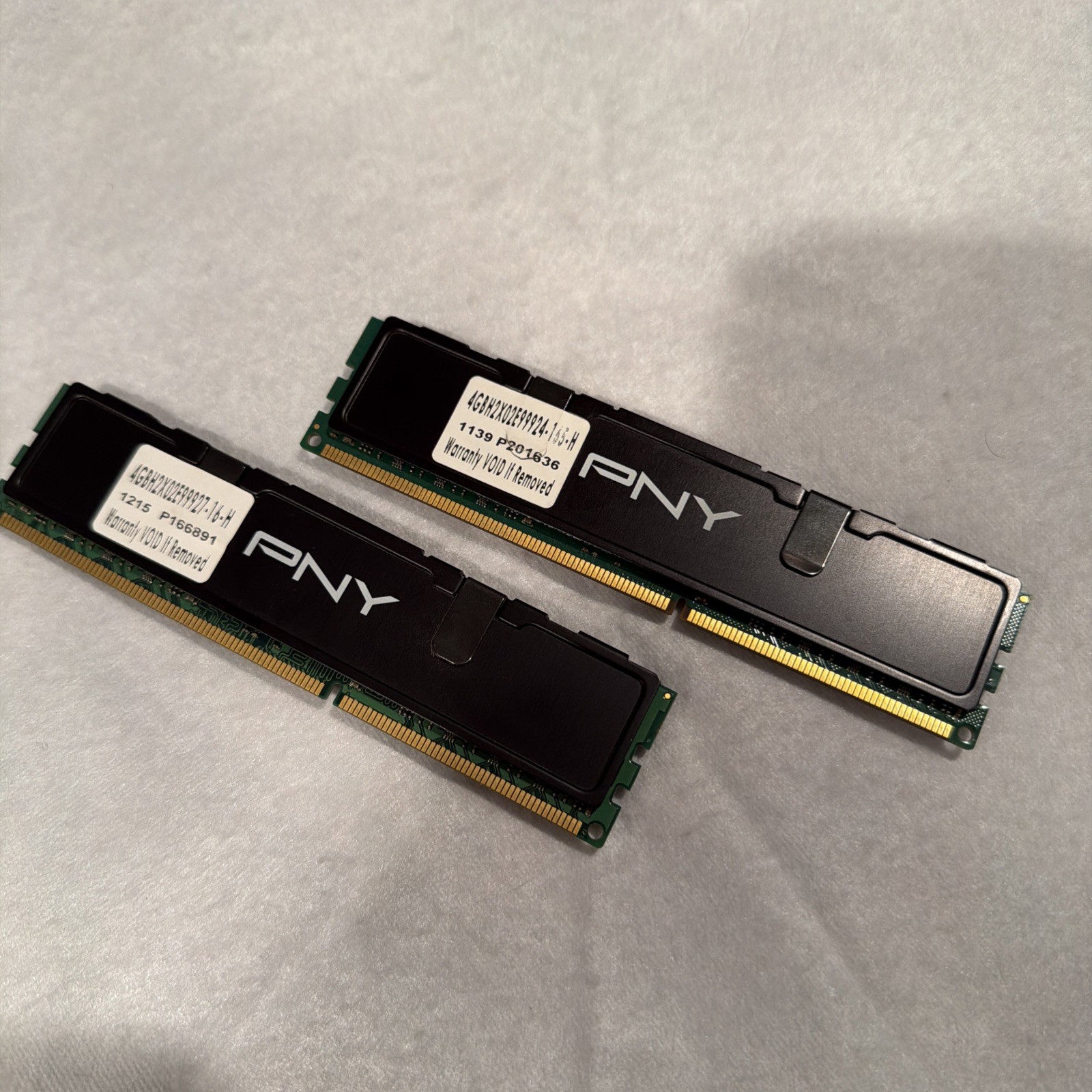 PNY XLR8 8GB Kit (2x4GB) DDR3 1600 PC3-12800 Memory RAM 4GBH2X02E99924-165-H