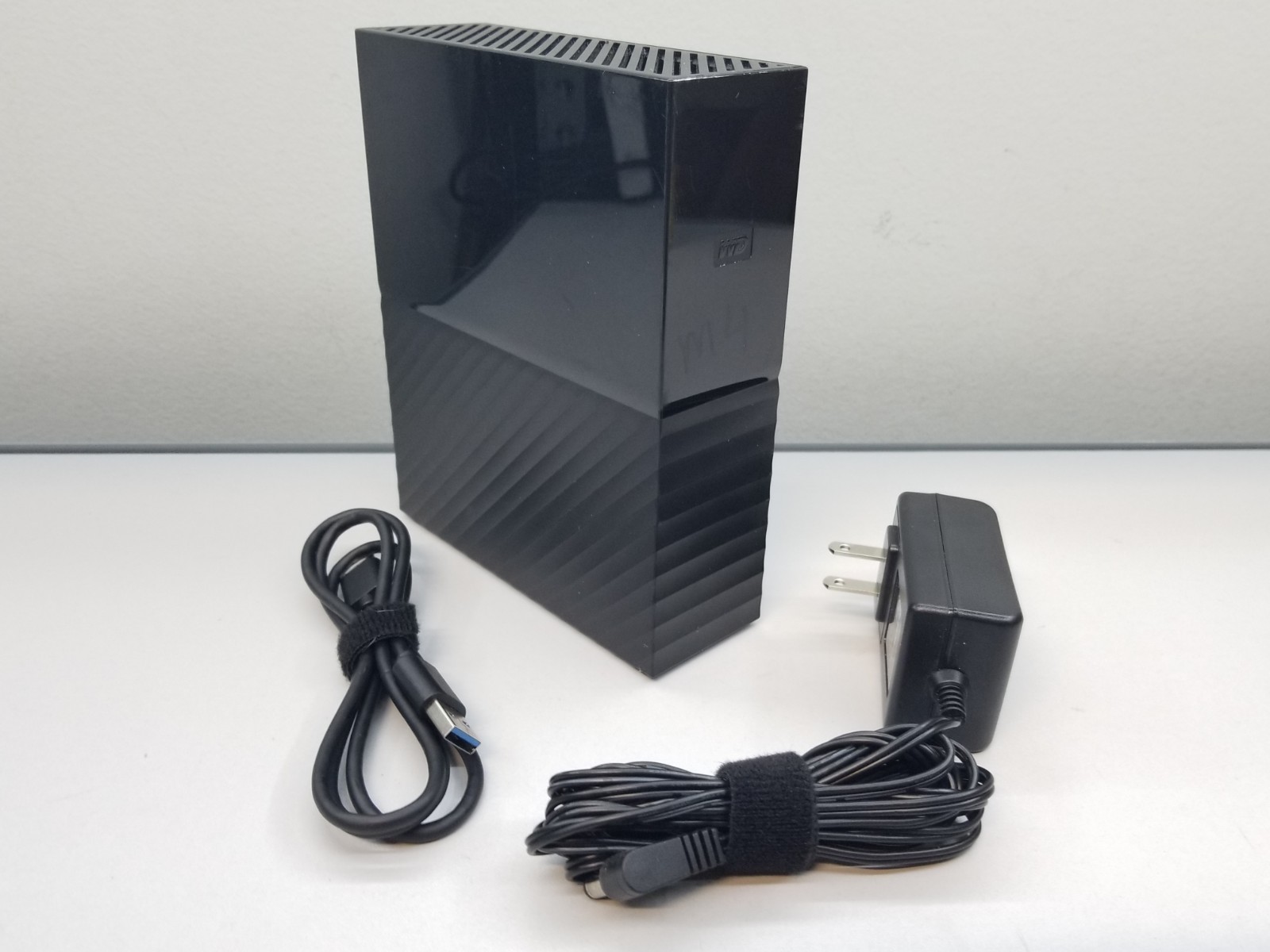 Western Digital My Book 4TB USB External Hard Drive WDBBGB0040HBK-NB w USB + AC