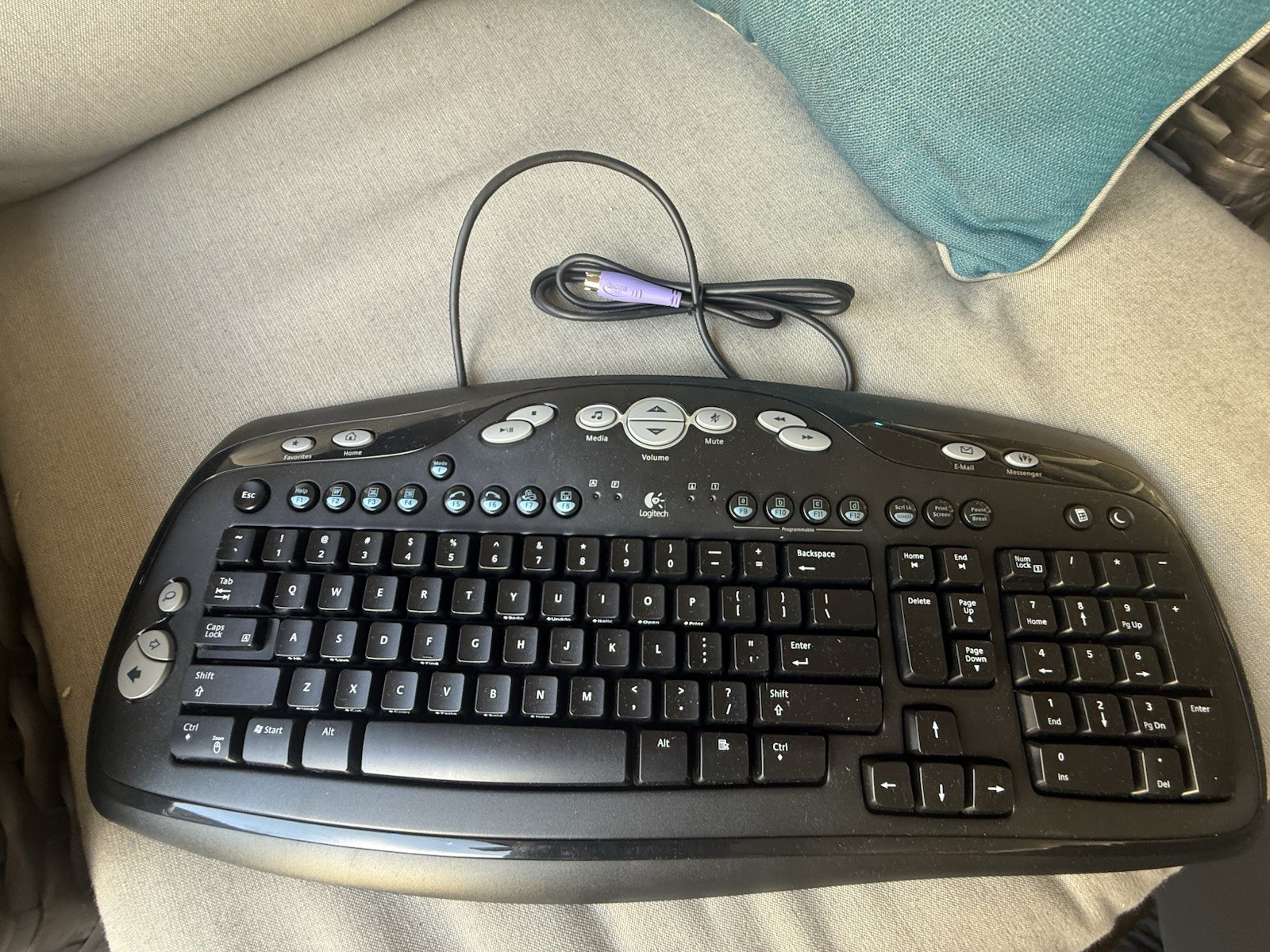 Logitech Wired Multimedia Keyboard
