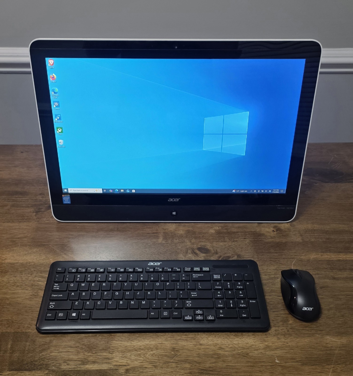 Acer Aspire 2013 Z3-600 All In One PC Windows 10 1TB 2.41 GHz 21.5 Touch Screen 