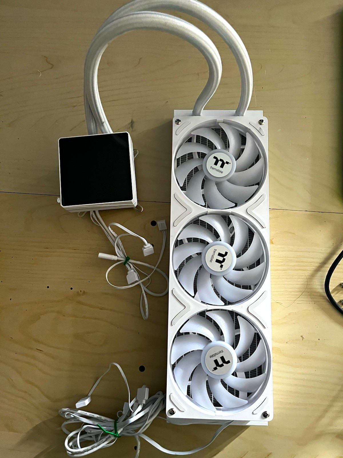 Thermaltake TH360 V3 Ultra AIO/AMD RYZEN 5 5600X