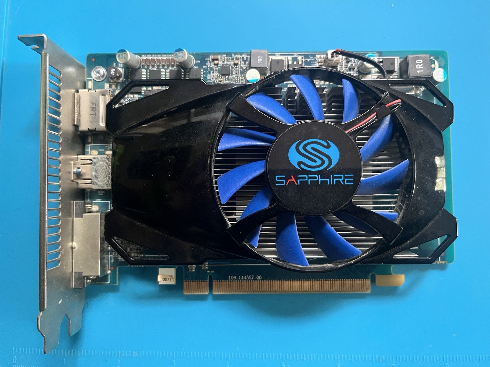 Sapphire 299-1E213-000SA Radeon HD7750 1GB PCI-E HDMI Graphics Card