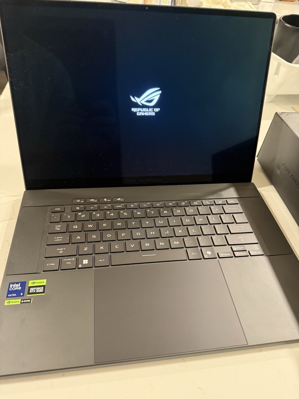 New ASUS ROG Zephyrus G16 16" OLED 240Hz Gaming Laptop-RTX 5080-Ultra 9-32GB 2TB