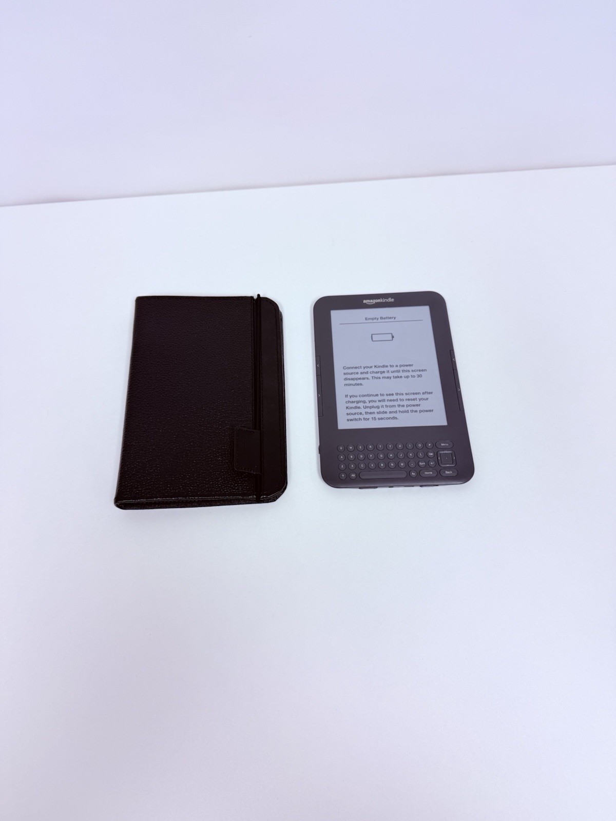 Amazon Kindle Keyboard 3rd Generation D00901 6" WiFi E-Reader