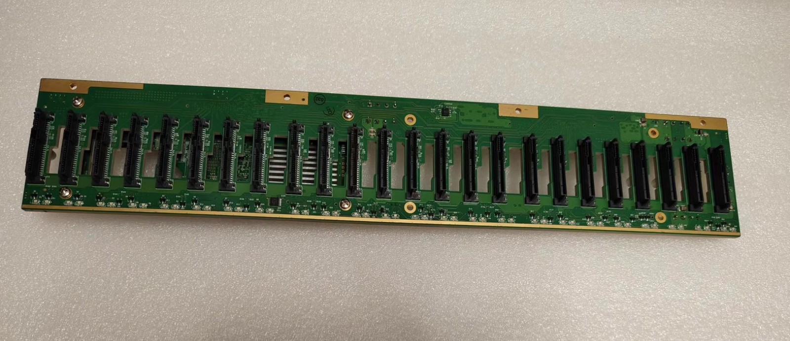 Supermicro BPN-SAS3-216EL1 2.5" 24-Bay SAS3 Expander Backplane