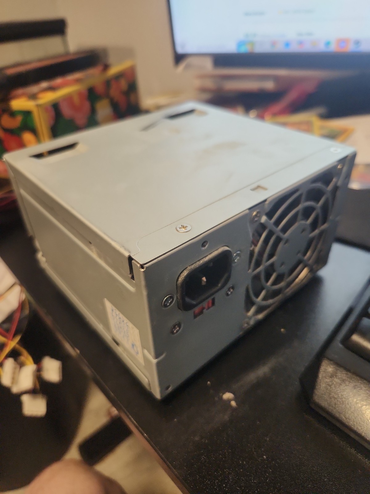 DELL OPTIPLEX 320  100-120V 305W POWER SUPPLY G20160 USED
