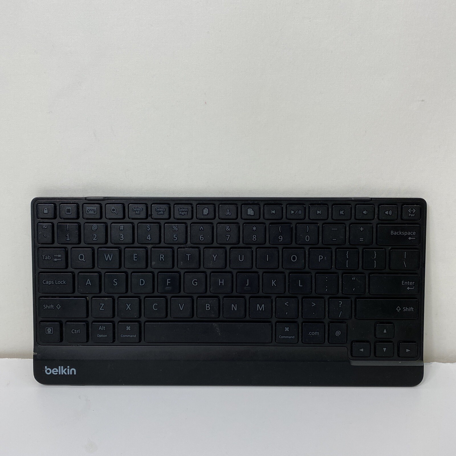 Belkin Wireless Keyboard Bluetooth Black F5L114 Ipad Iphone Computer Compatible