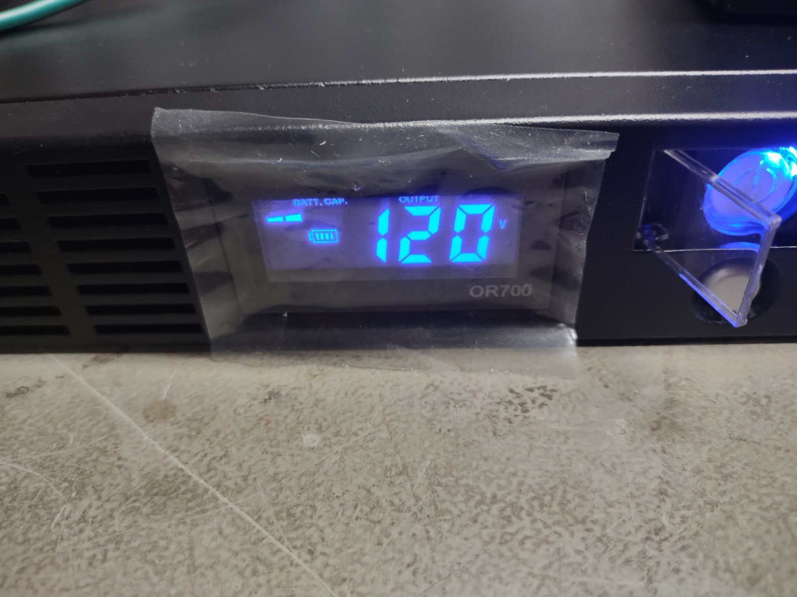 UPS 120VAC 700VA 400W Cyberpower OR700LCDRM1U