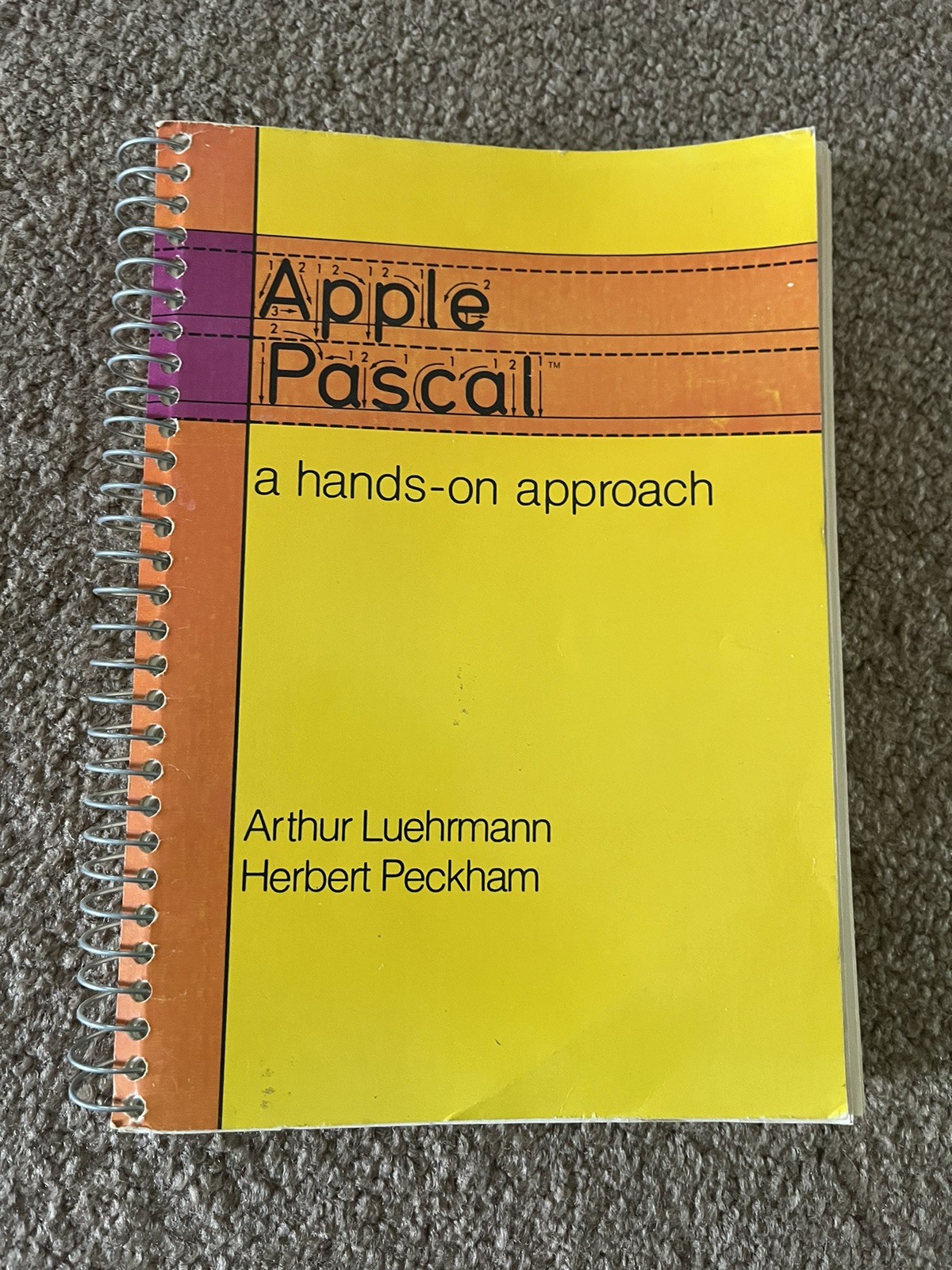 Apple Pascal - A Hands on Approach Book 1981 Luehrmann Peckham McGraw-Hill