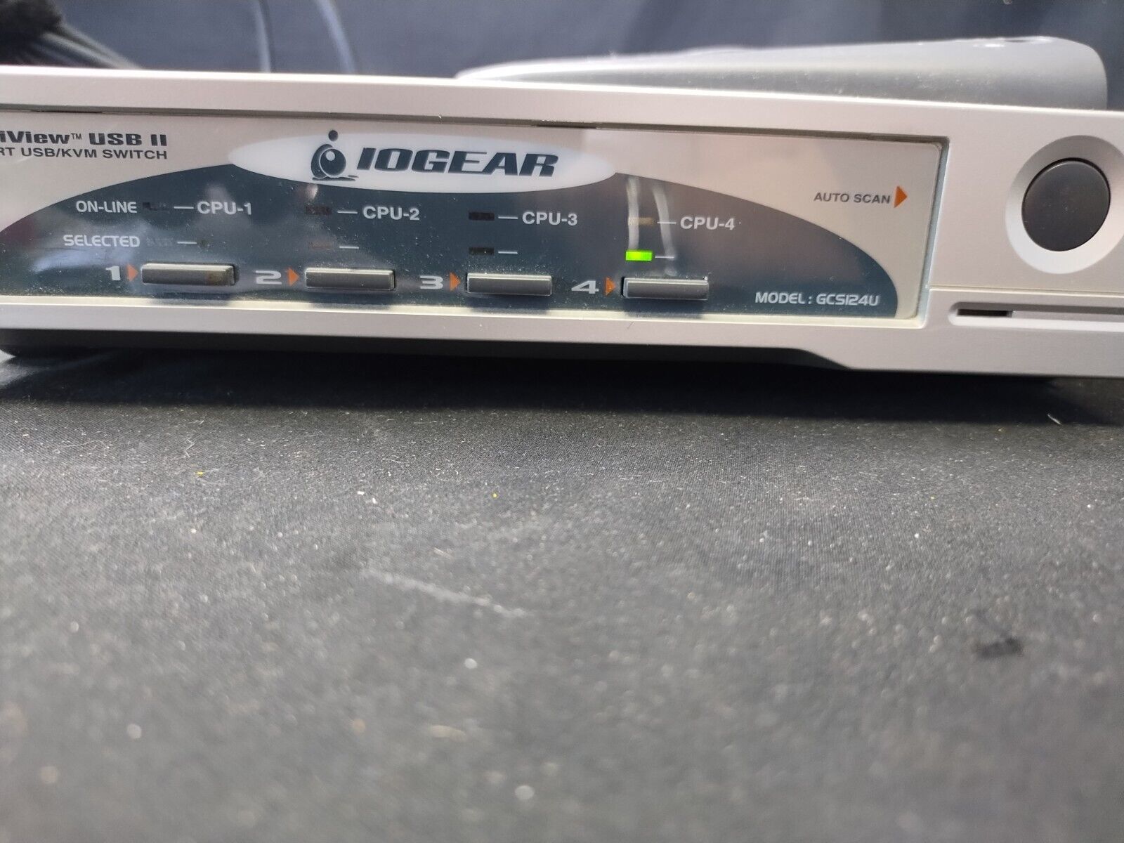 IOGEAR MiniView USBII 4 Port USB/KVM Switch Model GCS124U