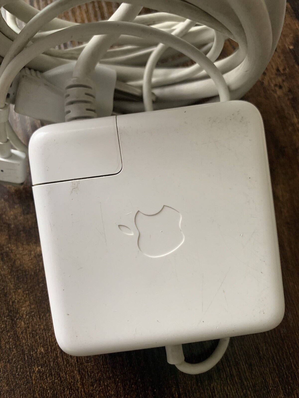 Original APPLE MacBook Pro 60W MagSafe Power Adapter Charger  A1330