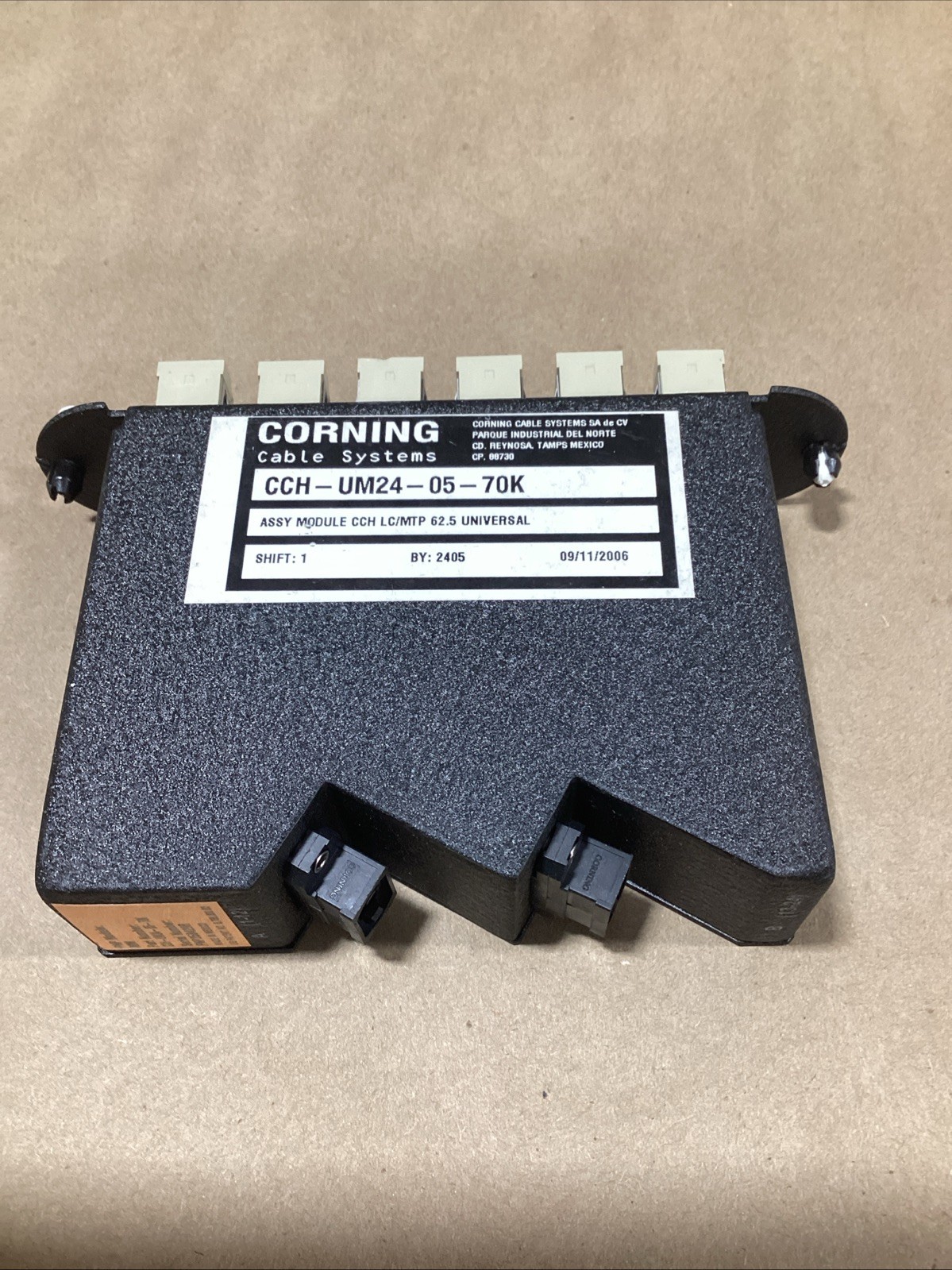 Corning CCH-UM24-05-70K Plug & Play Universal Fiber Module