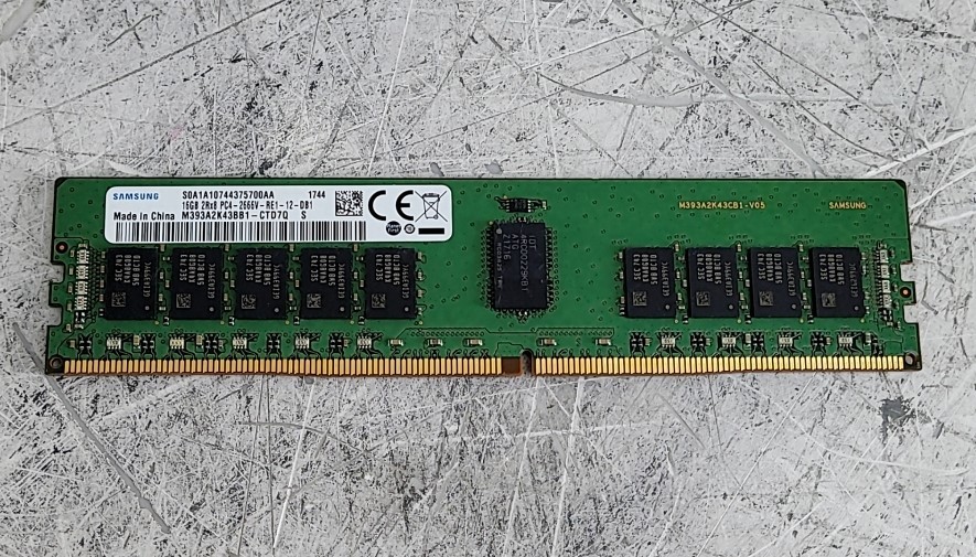 SAMSUNG M393A2K43BB1-CTD7Q Server Memory 16GB DDR4 2Rx8