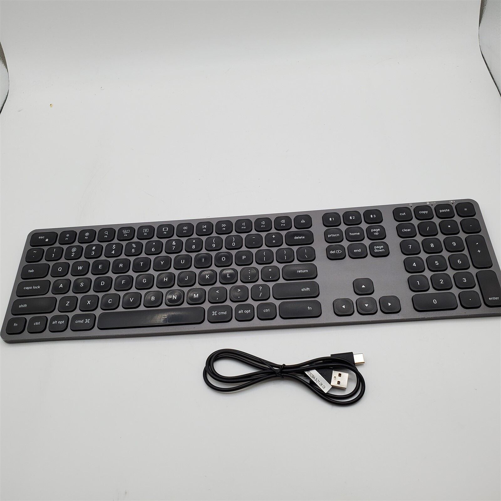 Satechi Slim X2 Bluetooth Backlit Keyboard with Numeric Keypad (Space Grey)