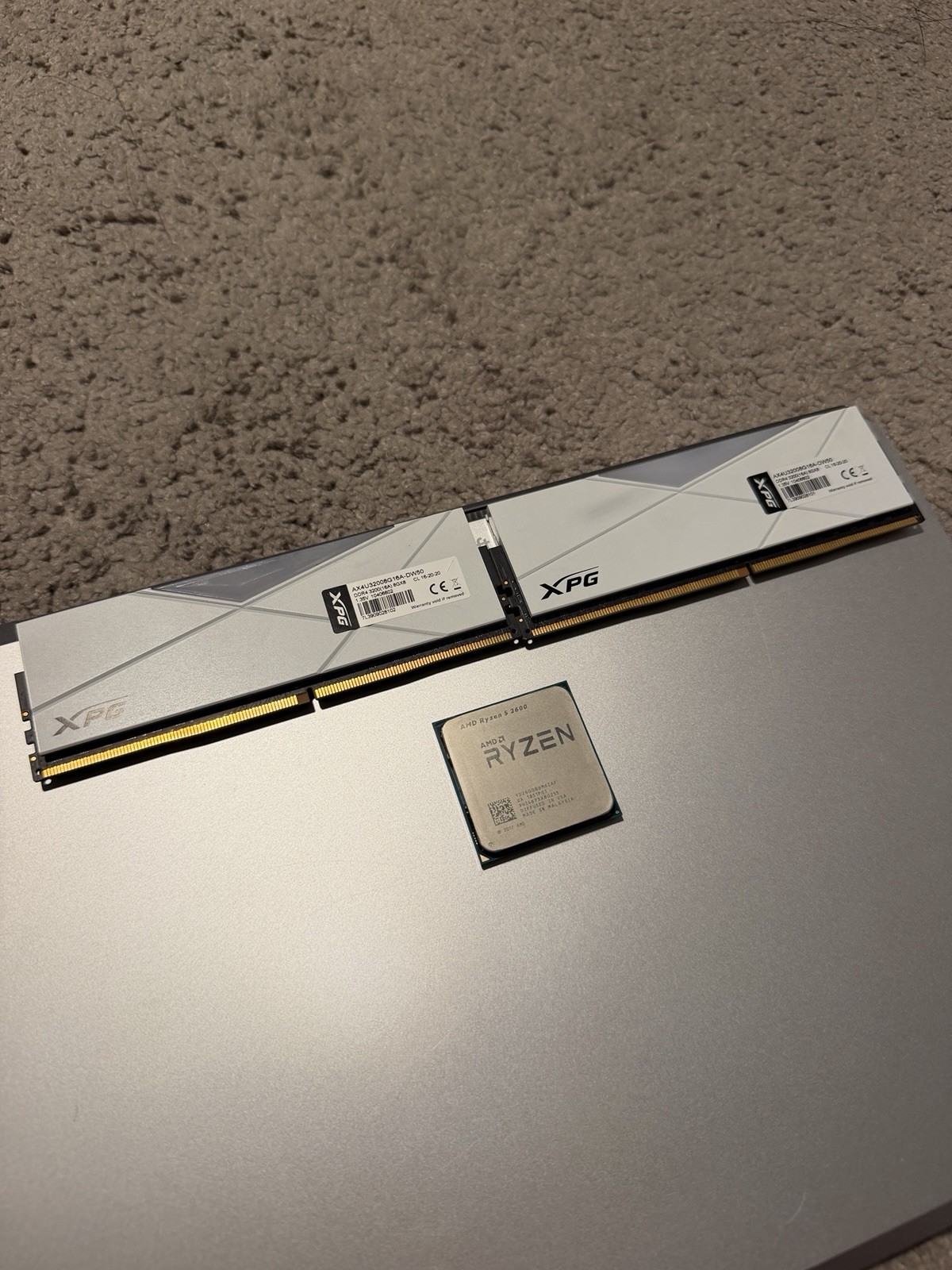 XPG Z1 16GB (2x8GB) DDR4-3200 PC4-25600 288-Pin DIMM AX4U32008G16A 
