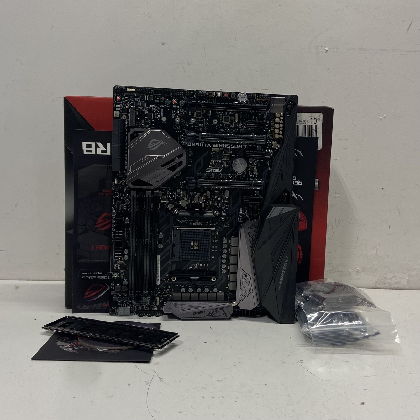 ASUS ROG Crosshair VI Hero Motherboard Socket AM4 For Parts Untested